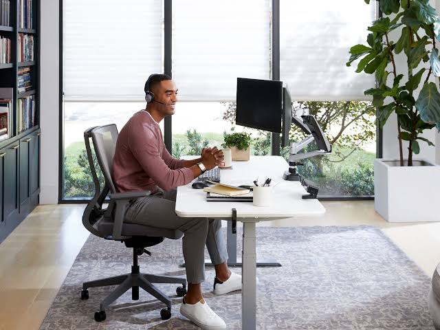 How Having the Proper Office Chair Cushion Will Help Your Workspace Become More Comfortable